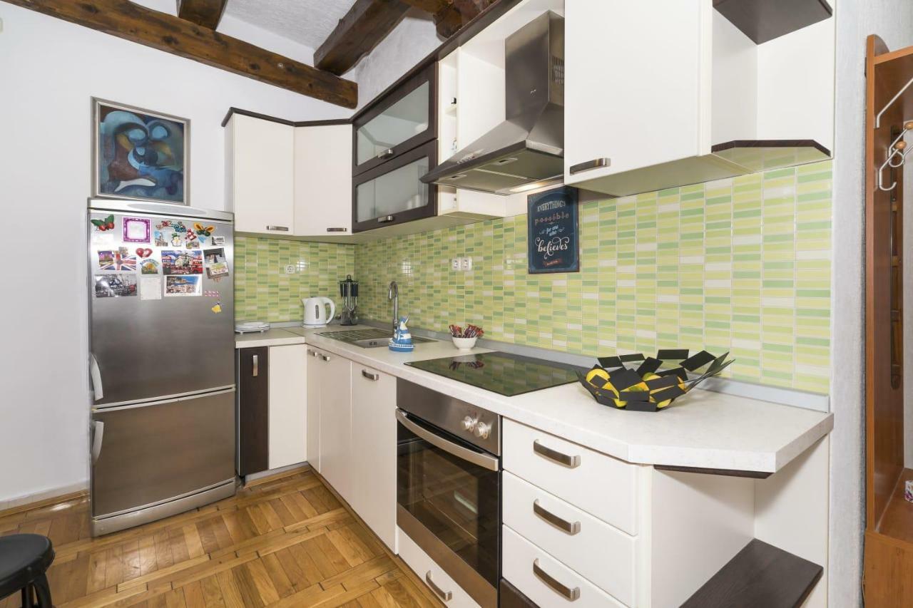 Little Place Near Sea Apartman Apartment Jesenice  Bagian luar foto