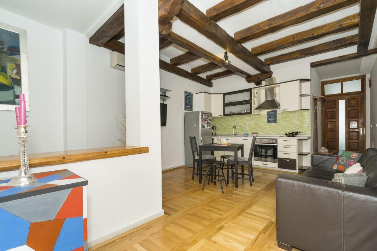 Little Place Near Sea Apartman Apartment Jesenice  Bagian luar foto